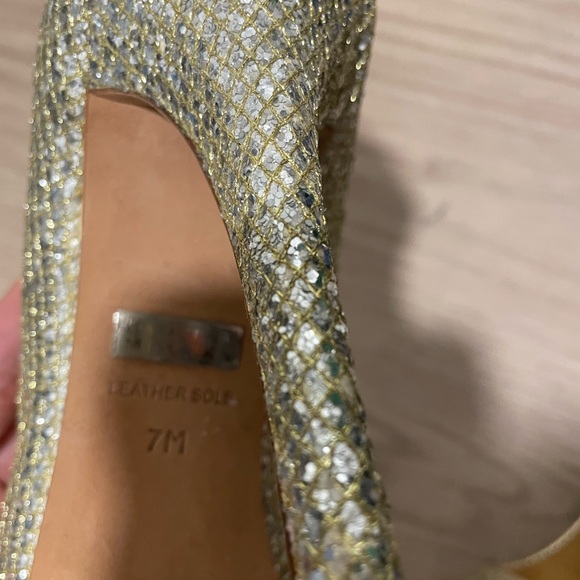 Badgley Mischka Peep-toe Pumps - Picture 4 of 5